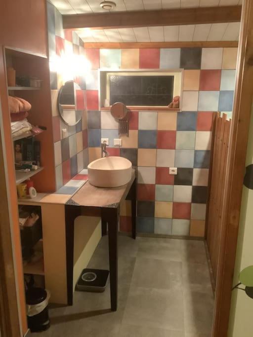 Charmante Maison Atypique En Village Saint-Colombin المظهر الخارجي الصورة